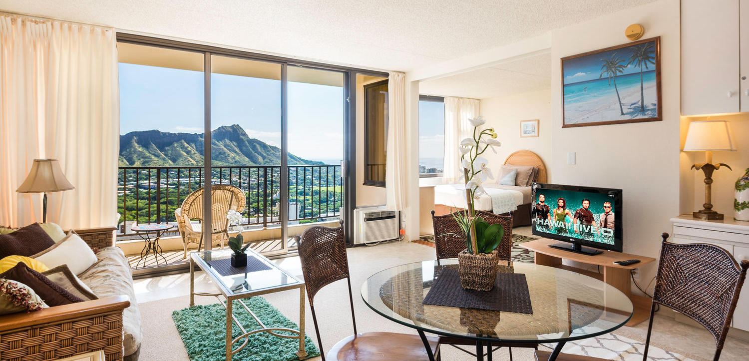 201-Ohua-Ave-Unit-3411-large-010-Living-3-1500x940-72dpi-e1421872339508